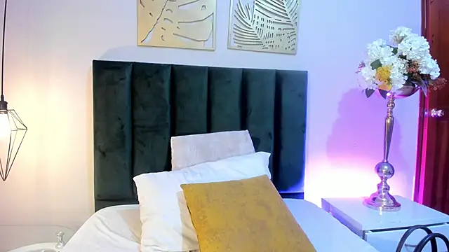 Snapshot of SagiraBelle chatting on 15, 12, 2025 SagiraBelle online show from 15, 12, 2025