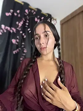 Snapshot of Scarlett05 chatting on 8, 7, 2026 Scarlett05 online show from 8, 7, 2026