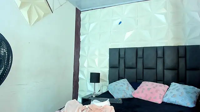 BustyGlow online show from 13, 9, 2025