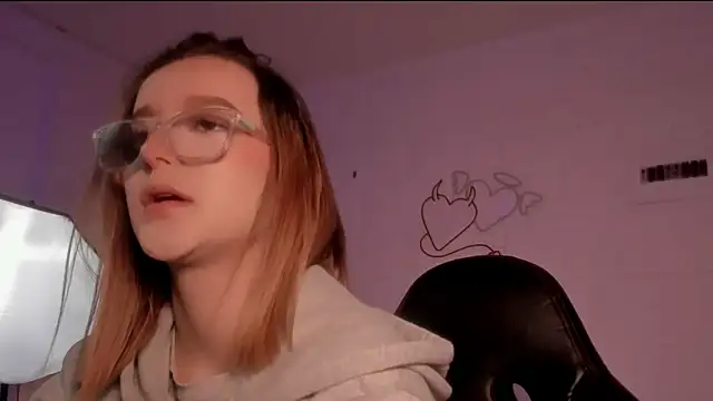 kristal joi dl online show from 23, 9, 2025