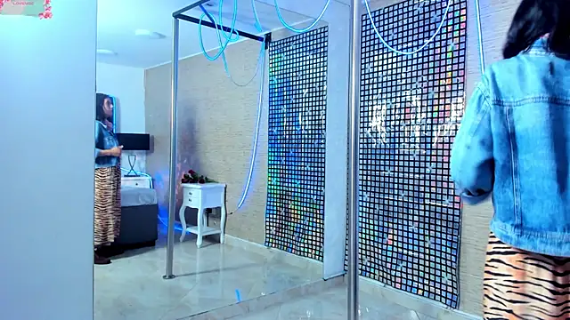 MiaAmore  online show from 2, 11, 2025