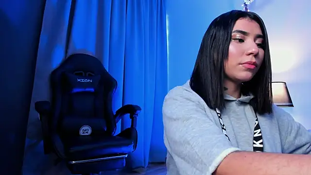 emy williams online show from 30, 10, 2025