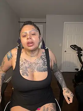 Snapshot of chicanachic13 chatting on 3, 10, 2025 chicanachic13 online show from 3, 10, 2025