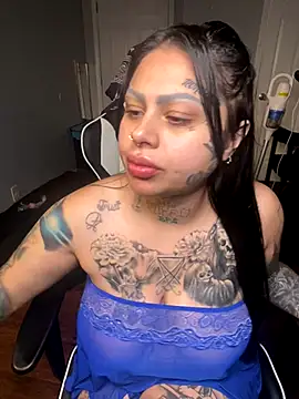 Snapshot of chicanachic13 chatting on 10, 10, 2025 chicanachic13 online show from 10, 10, 2025