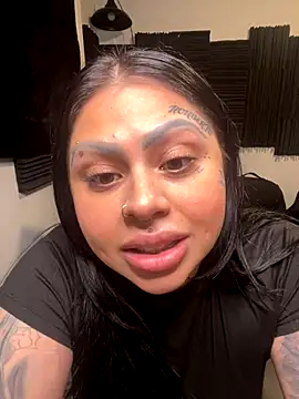 Snapshot of chicanachic13 chatting on 15, 10, 2025 chicanachic13 online show from 15, 10, 2025