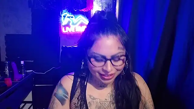 Snapshot of chicanachic13 chatting on 20, 12, 2025 chicanachic13 online show from 20, 12, 2025