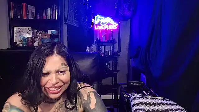 chicanachic13 online show from 28, 2, 2026