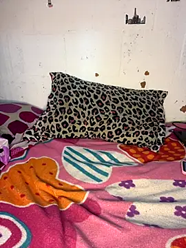 Snapshot of mily_09 chatting on 8, 10, 2025 mily 09 online show from 8, 10, 2025