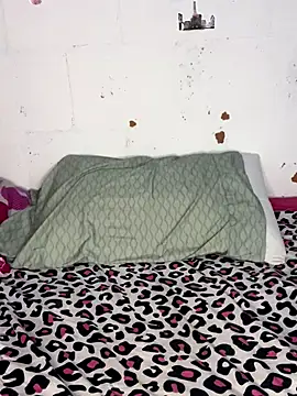 Snapshot of mily_09 chatting on 21, 10, 2025 mily 09 online show from 21, 10, 2025