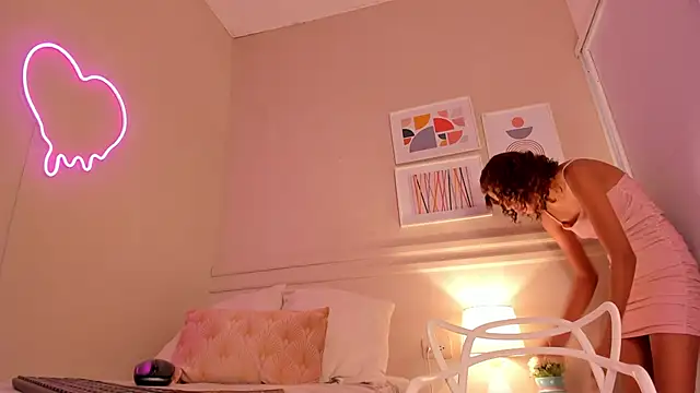 Snapshot of _aleja_x chatting on 2, 10, 2025 aleja x online show from 2, 10, 2025