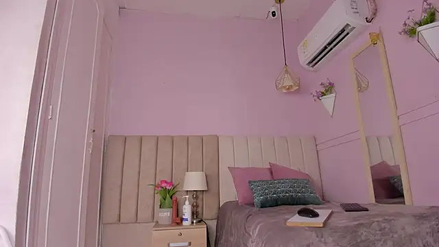 Snapshot of _aleja_x chatting on 30, 10, 2025 aleja x online show from 30, 10, 2025