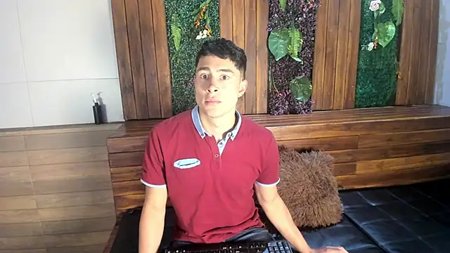 AustinJones  online show from 14, 12, 2025