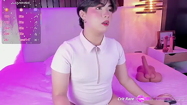 Snapshot of Creamy_Angelo chatting on 13, 10, 2025 Creamy Angelo online show from 13, 10, 2025