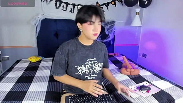 Snapshot of Creamy_Angelo chatting on 18, 10, 2025 Creamy Angelo online show from 18, 10, 2025