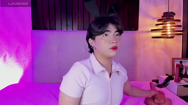 Snapshot of Creamy_Angelo chatting on 23, 10, 2025 Creamy Angelo online show from 23, 10, 2025