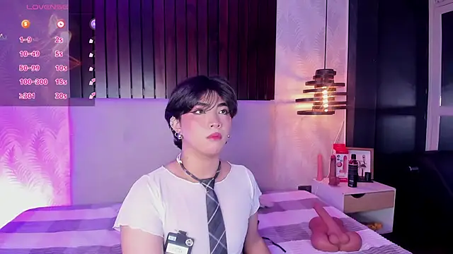 Snapshot of Creamy_Angelo chatting on 28, 10, 2025 Creamy Angelo online show from 28, 10, 2025