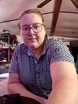 XEmoxkittyx online show from 15, 2, 2026