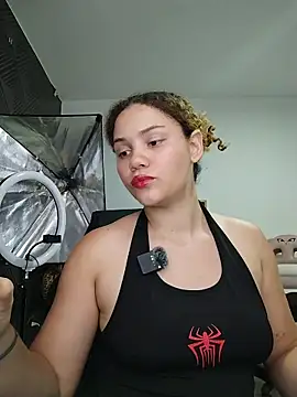 SirenRouge 69 online show from 16, 4, 2026