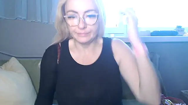 Snapshot of NADINNNE chatting on 10, 11, 2025 NADINNNE online show from 10, 11, 2025