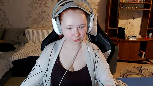 PansyBorriello online show from 17, 10, 2025