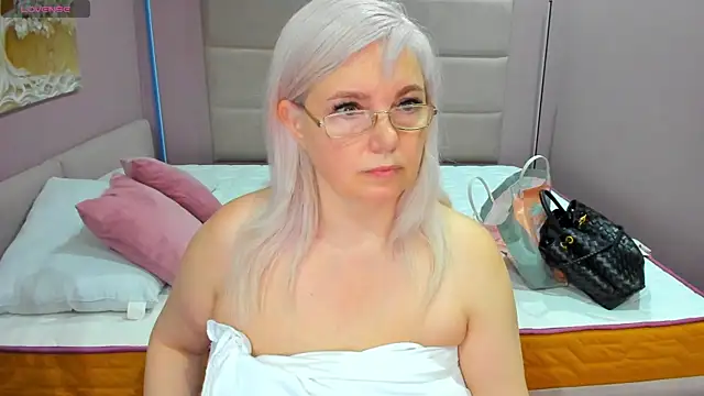 Snapshot of Hella_Fabel chatting on 27, 6, 2026 Hella Fabel online show from 27, 6, 2026