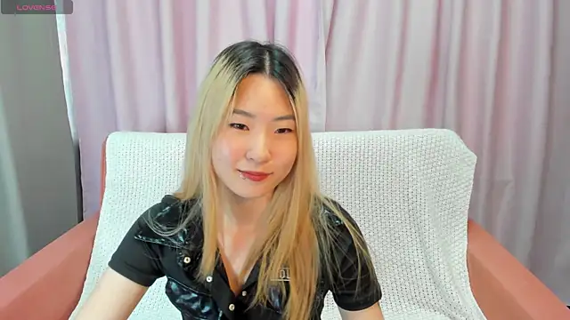Snapshot of Aisi_18 chatting on 10, 9, 2025 Aisi 18 online show from 10, 9, 2025