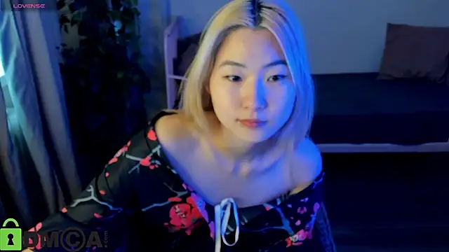 Snapshot of Aisi_18 chatting on 6, 10, 2025 Aisi 18 online show from 6, 10, 2025
