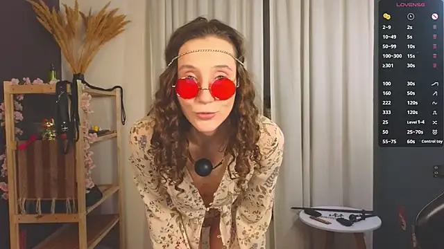 Snapshot of laracroftmansion chatting on 24, 11, 2025 laracroftmansion online show from 24, 11, 2025