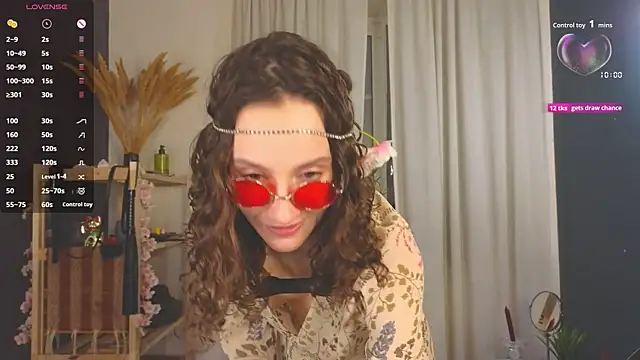 Snapshot of laracroftmansion chatting on 1, 12, 2025 laracroftmansion online show from 1, 12, 2025