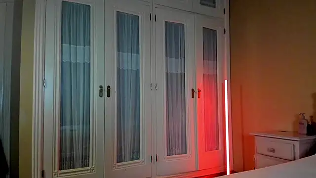 suzysuza online show from 8, 10, 2025