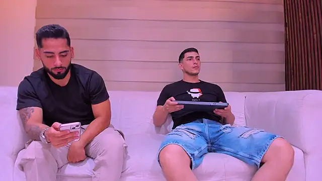 Snapshot of mike_friends chatting on 15, 12, 2025 mike friends online show from 15, 12, 2025