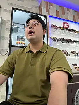 Snapshot of gayfucuxuc chatting on 25, 9, 2025 gayfucuxuc online show from 25, 9, 2025