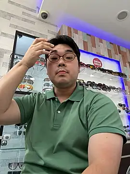 Snapshot of gayfucuxuc chatting on 27, 9, 2025 gayfucuxuc online show from 27, 9, 2025