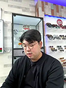 Snapshot of gayfucuxuc chatting on 29, 11, 2025 gayfucuxuc online show from 29, 11, 2025