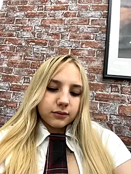 Snapshot of Sky_Cutie chatting on 7, 10, 2025 Sky Cutie online show from 7, 10, 2025