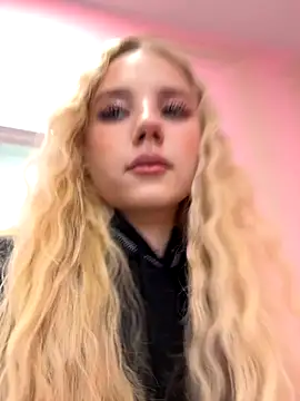 Sky Cutie online show from 21, 10, 2025