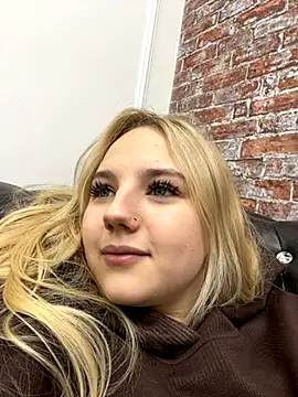 Sky Cutie online show from 23, 10, 2025