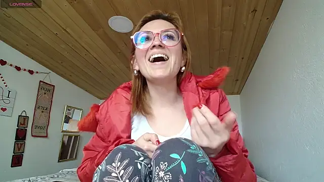 Victoria Fallon online show from 15, 4, 2026