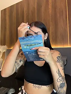 Snapshot of AliceRitter chatting on 10, 10, 2025 AliceRitter online show from 10, 10, 2025