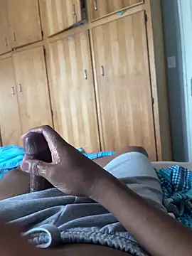 Snapshot of CreamyOff45 chatting on 15, 12, 2025 CreamyOff45 online show from 15, 12, 2025