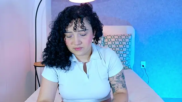 Snapshot of Tracielowe_w chatting on 2, 11, 2025 Tracielowe w online show from 2, 11, 2025