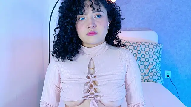 Snapshot of Tracielowe_w chatting on 6, 11, 2025 Tracielowe w online show from 6, 11, 2025