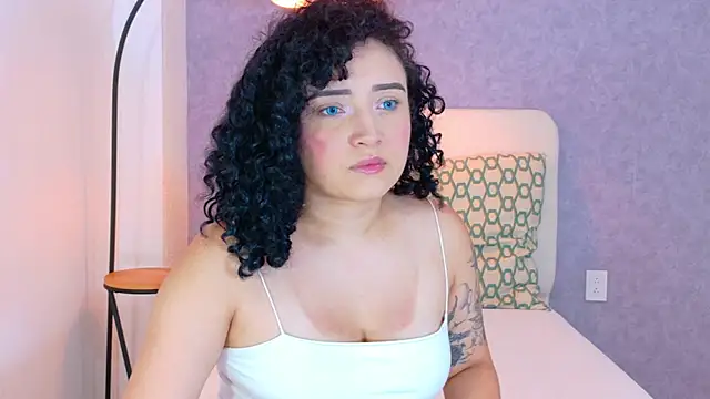 Snapshot of Tracielowe_w chatting on 14, 12, 2025 Tracielowe w online show from 14, 12, 2025