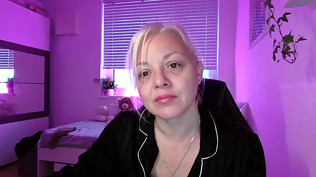 Linsy Kim online show from 27, 11, 2025