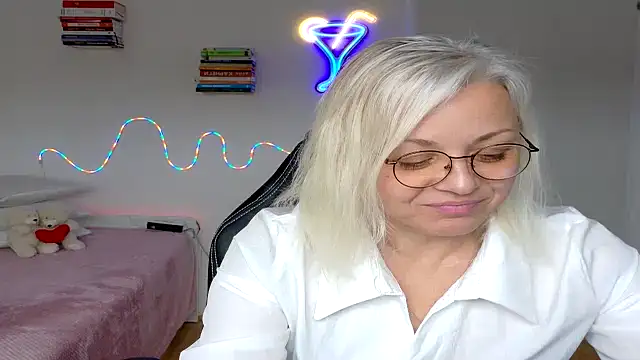 Linsy Kim online show from 26, 3, 2026