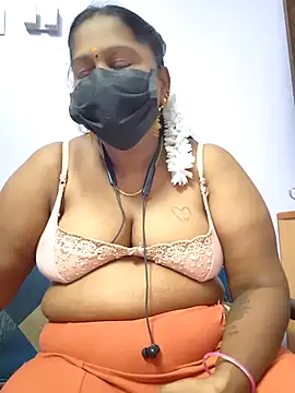 Snapshot of bakyasree143 chatting on 6, 11, 2025 bakyasree143 online show from 6, 11, 2025