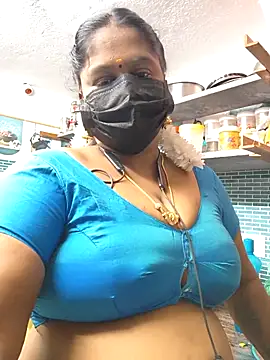 Snapshot of bakyasree143 chatting on 14, 12, 2025 bakyasree143 online show from 14, 12, 2025