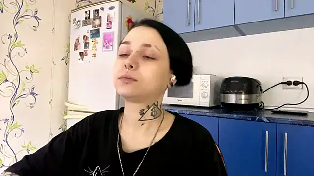 Snapshot of CandaceBlaze chatting on 13, 10, 2025 CandaceBlaze online show from 13, 10, 2025