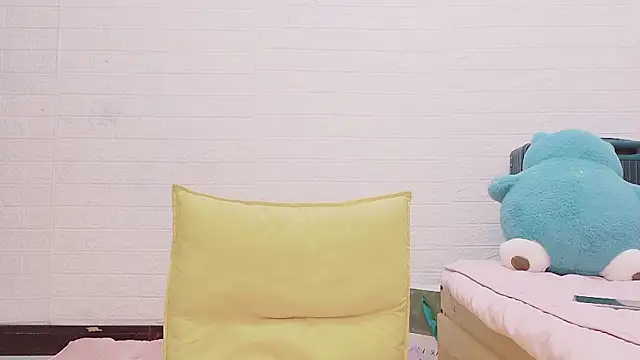 Snapshot of marina-cutegirll chatting on 20, 10, 2025 marina-cutegirll online show from 20, 10, 2025