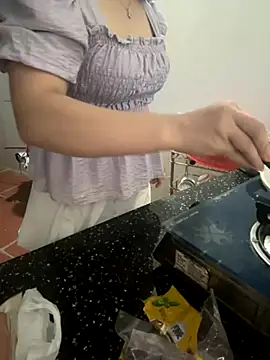 Snapshot of kem_2000 chatting on 4, 10, 2025 kem 2000 online show from 4, 10, 2025